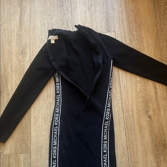 Michael Kors Logo Tape Ribbed Knit Black Mock Neck Midi Dress Size Medium - Picture 5 of 5